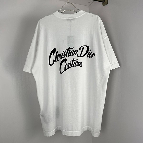 《バックプリントがかっこいい★》ディオール クルーネックTシャツ 偽物 483M648A